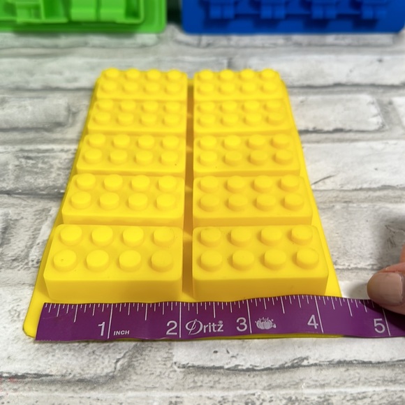 Lego silicone molds- mini fig and bricks - Picture 4 of 5